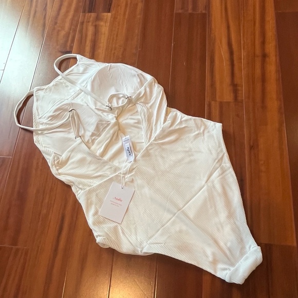 New NWT Andie The Asbury Swimsuit Coco Cream Off White Rib One-Piece Swim Medium - Picture 4 of 5